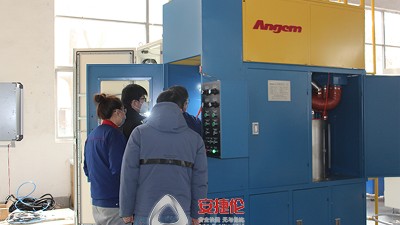 陜汽集團旗下子公司，來我司驗收【ZP20和ZP40自動噴膠機】兩臺設備