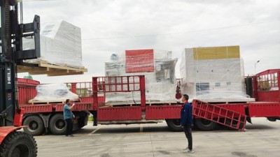 又發了2臺設備，自動噴膠機和襯套內孔自動滾膠機