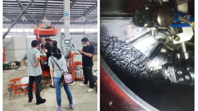 無錫汽車密封件客戶到訪，驗收自動滾噴機PR90