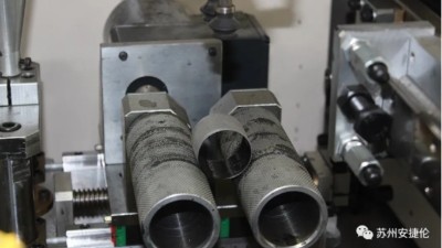 【客戶打樣】產(chǎn)品：汽車減震器襯套，使用機(jī)型：自動(dòng)內(nèi)孔涂膠機(jī)