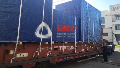 墨西哥天納克訂購的自動滾膠機和襯套專用自動涂膠機已發貨