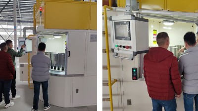 浙江汽車零部件塑料橡膠制品客戶驗收自動噴膠機(jī)PZ28