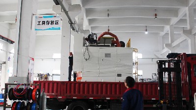 揚州客戶自動噴膠機發貨了，你也想要一臺嗎？