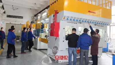 安捷倫新設備-鏈條噴膠機PLB216-ZB3015X順利通過客戶驗收！