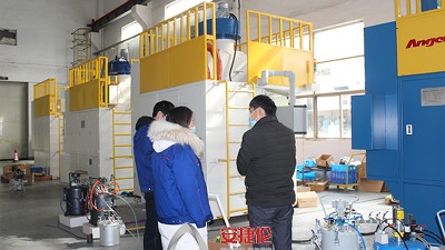 2021的第8天，客戶老板親自上門驗收，【ZP40自動噴膠機】