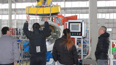天津磁性材料客戶參觀安捷倫全自動(dòng)滾噴機(jī)器