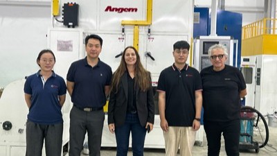 以色列客戶到訪安捷倫 考察柳釘自動噴涂設備
